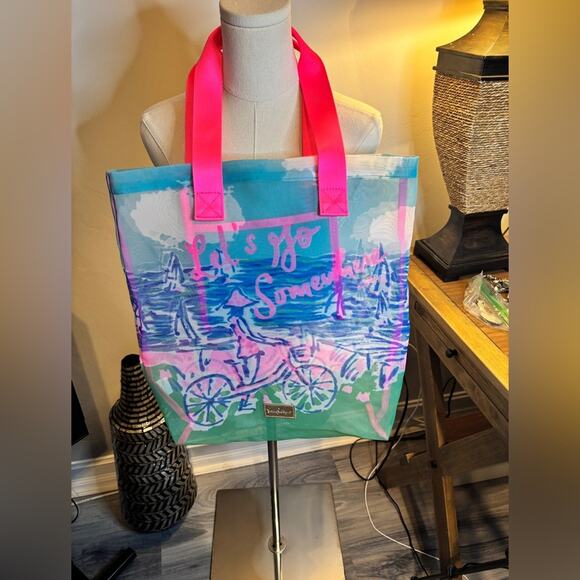 Lilly Pulitzer Handbags - Lilly Pulitzer Blue and Pink Graphic Tote